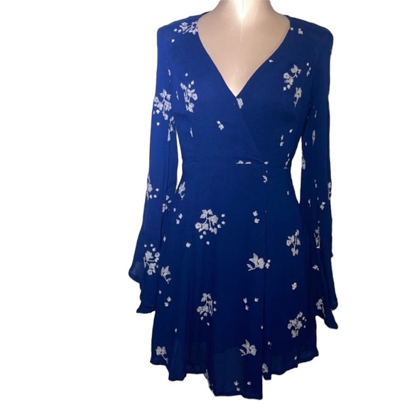 Free People dress   Size 0. Navy and white.  Absolutely beautiful - Picture 7 of 12